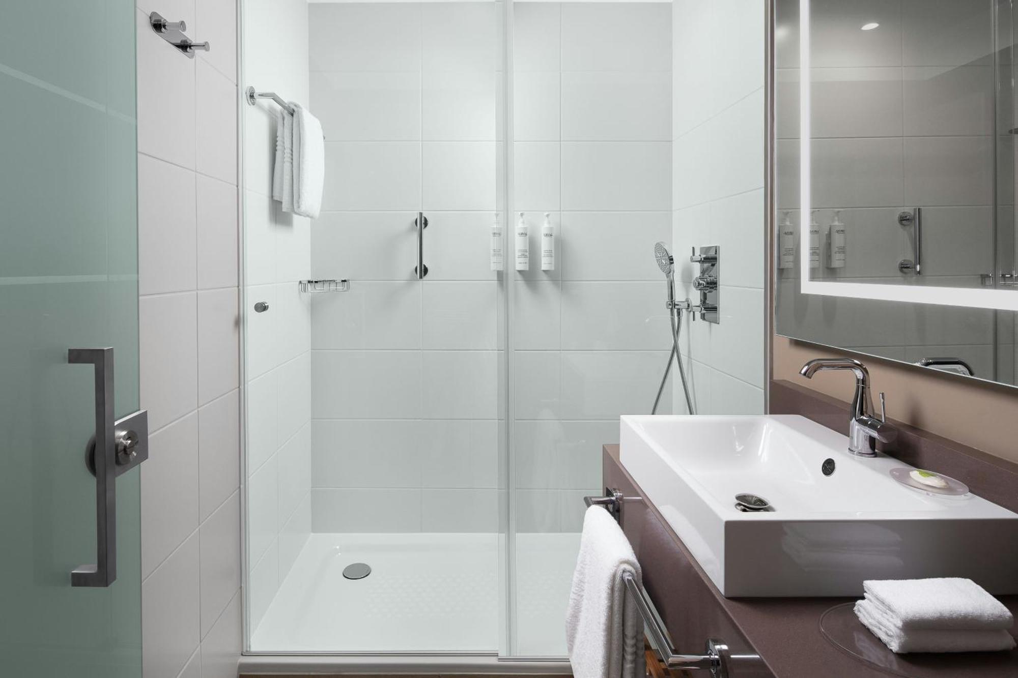 Courtyard By Marriott Paris Porte De Versailles Issy-les-Moulineaux Exterior foto
