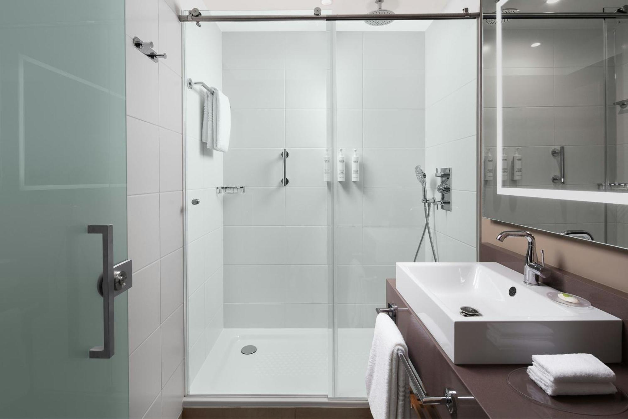 Courtyard By Marriott Paris Porte De Versailles Issy-les-Moulineaux Exterior foto